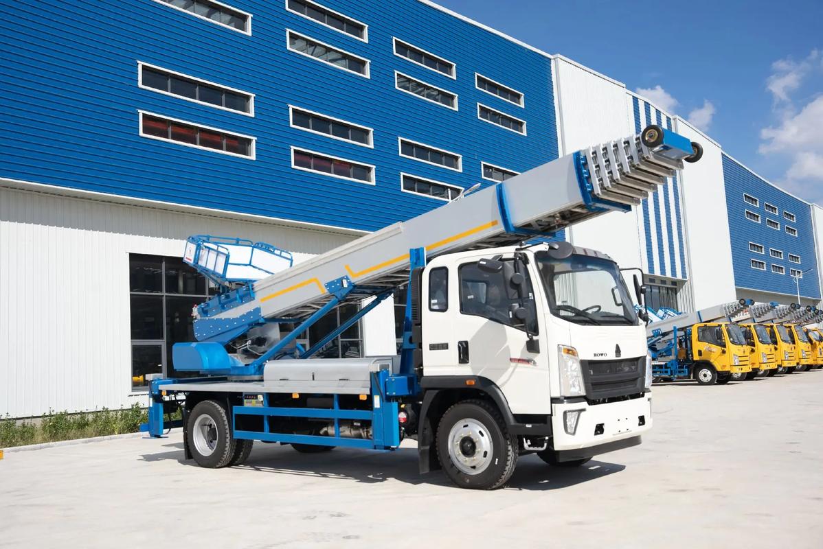 杭州拱墅出租云梯车高空作业车 建筑垃圾搬运